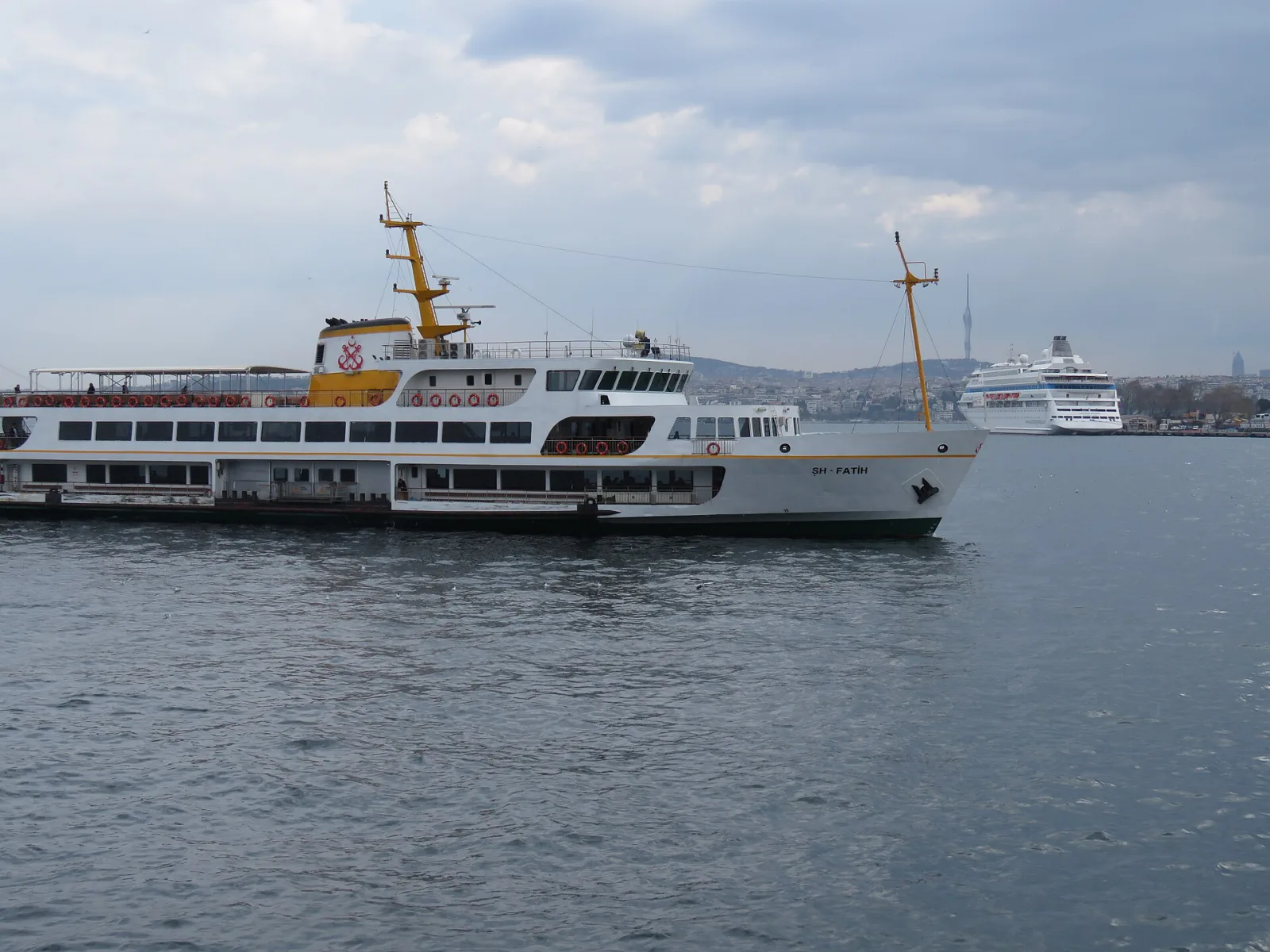 Eminönü İskelesi, Beyoğlu, İstanbul — photo