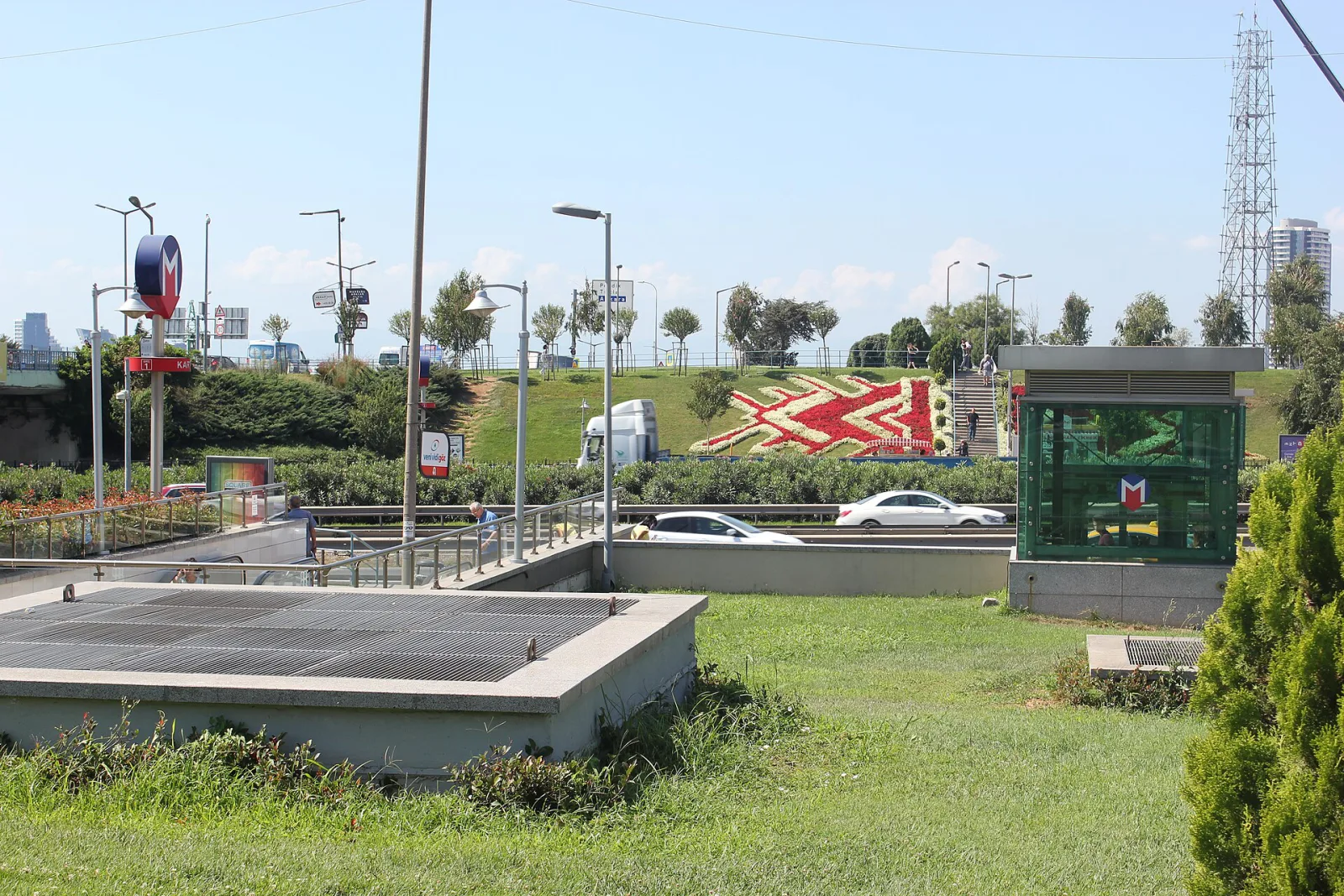 Beyaz Kösk, Kartal