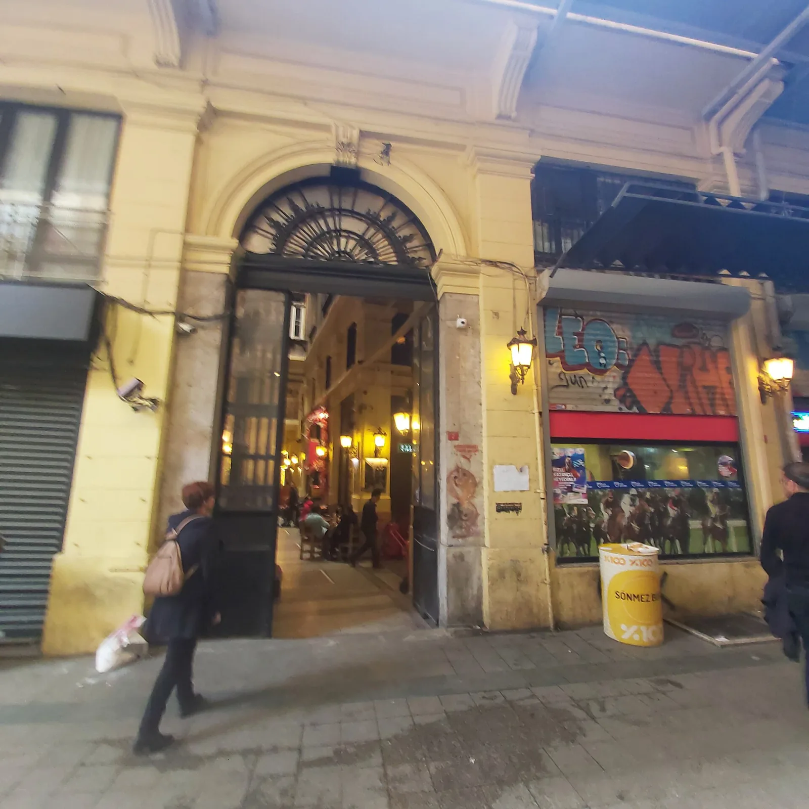 Tavanarası, Beyoğlu