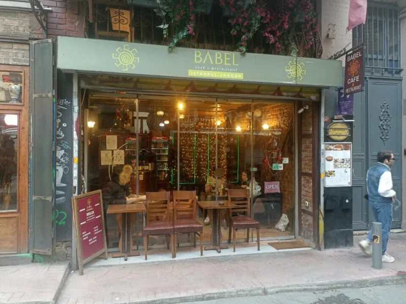 Babel Café Restaurant, Beyoğlu, İstanbul — Restoran