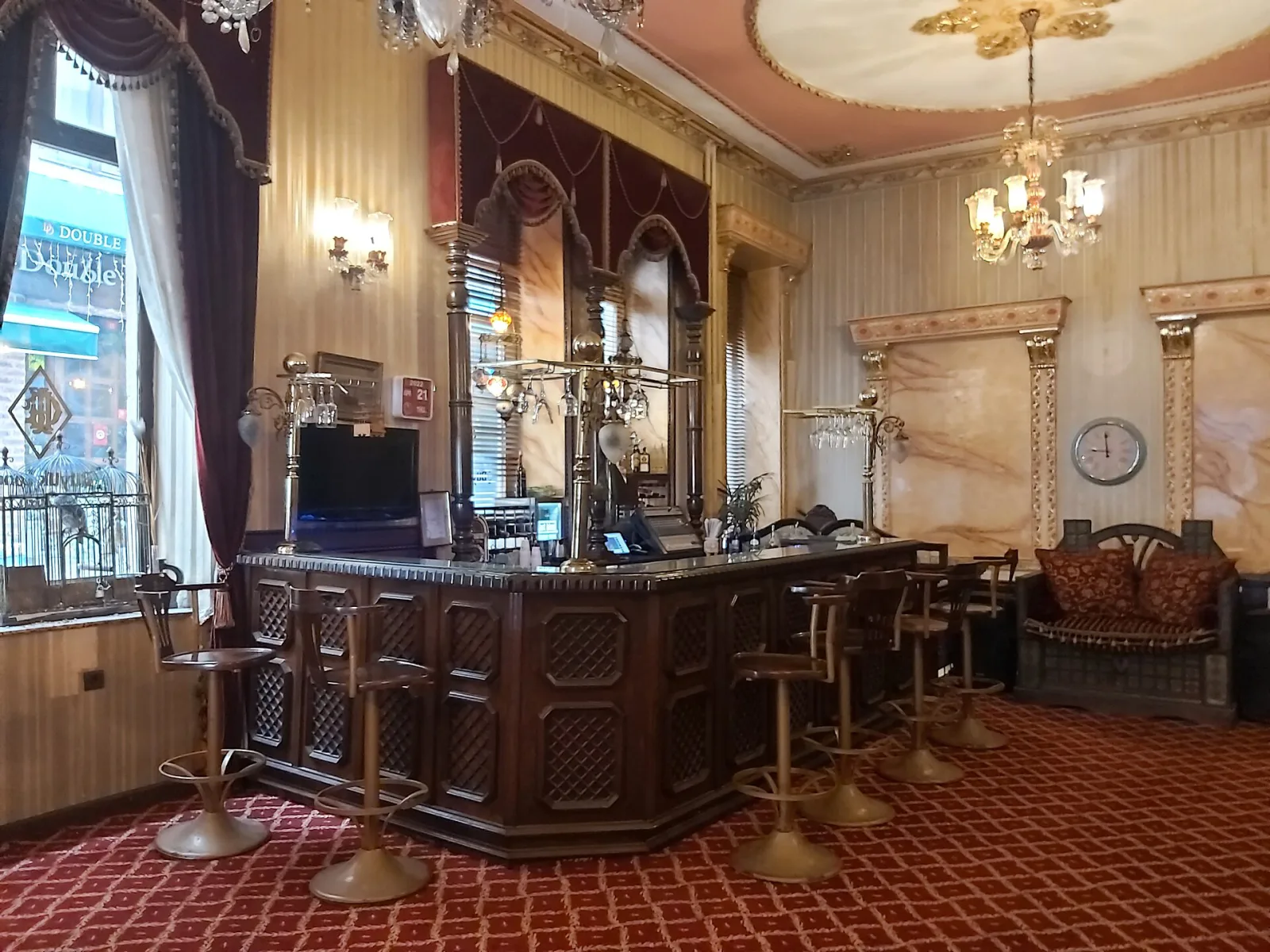 Büyük Londra Oteli, Beyoğlu, İstanbul — Cami