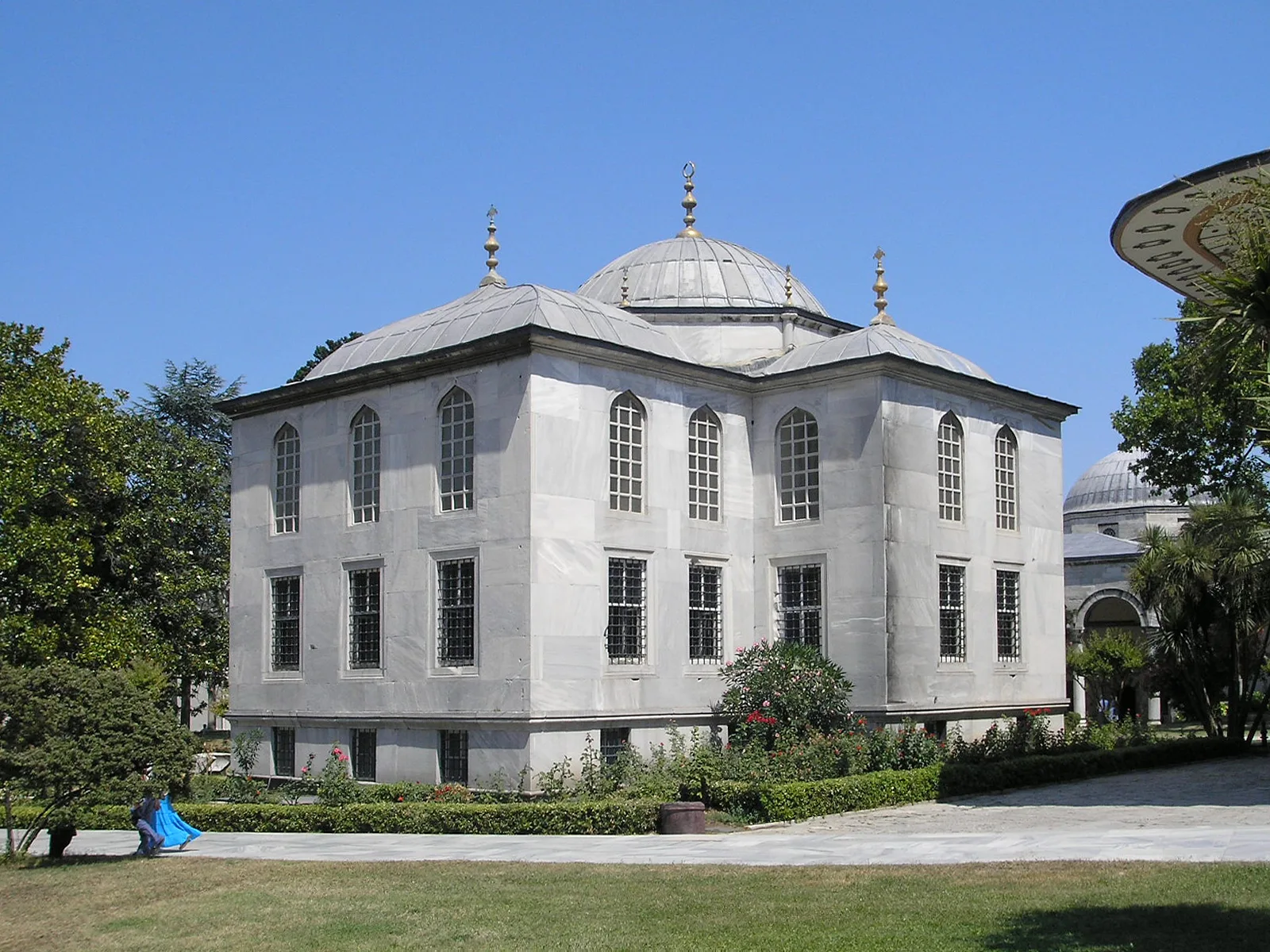 III. Ahmed Kütüphanesi, Beyoğlu