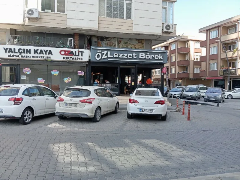 Öz Lezzet Börek, Büyükçekmece, İstanbul — Kafe ve Pastane