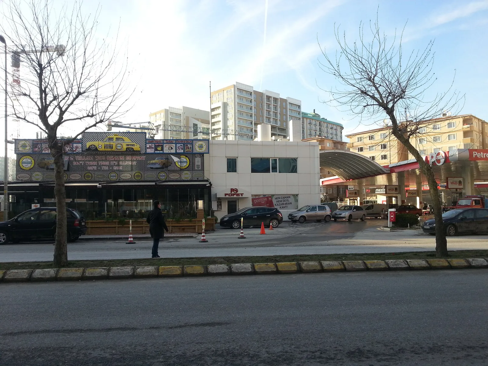 Big Yellow Taxi Benzin Cafe, Esenyurt, İstanbul — Kafe ve Pastane