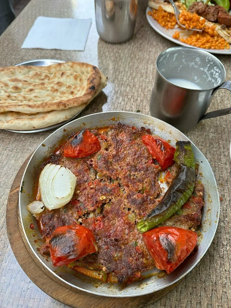 Öz Kilis Lahmacun ve Kebap, Fatih, İstanbul — Restoran
