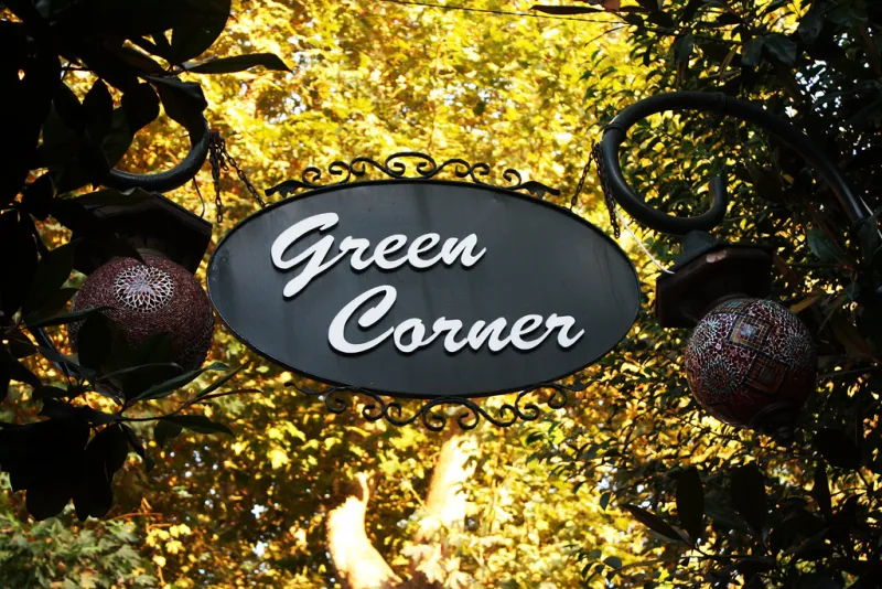 Green Corner, Fatih