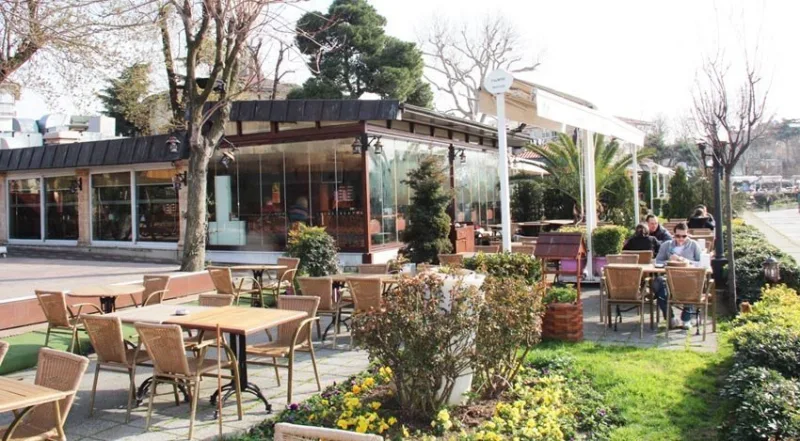Belvü Asur Cafe, Kadıköy, İstanbul