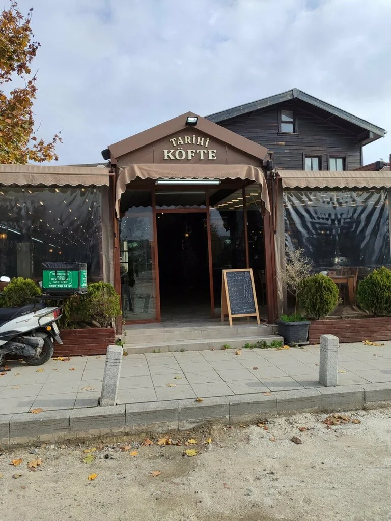 Tarihi Mevlevihane Köftecisi, Zeytinburnu, İstanbul — Restoran