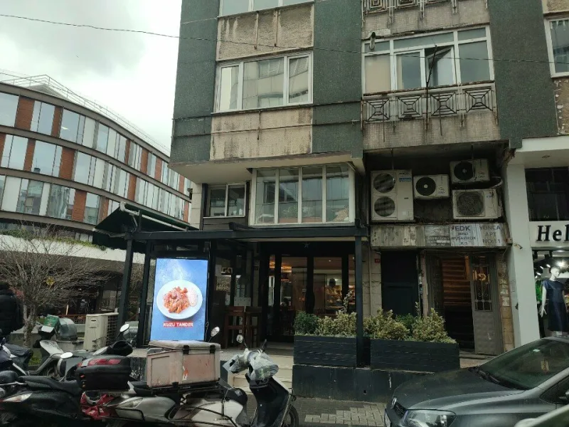 Yıldız Cafe, Şişli