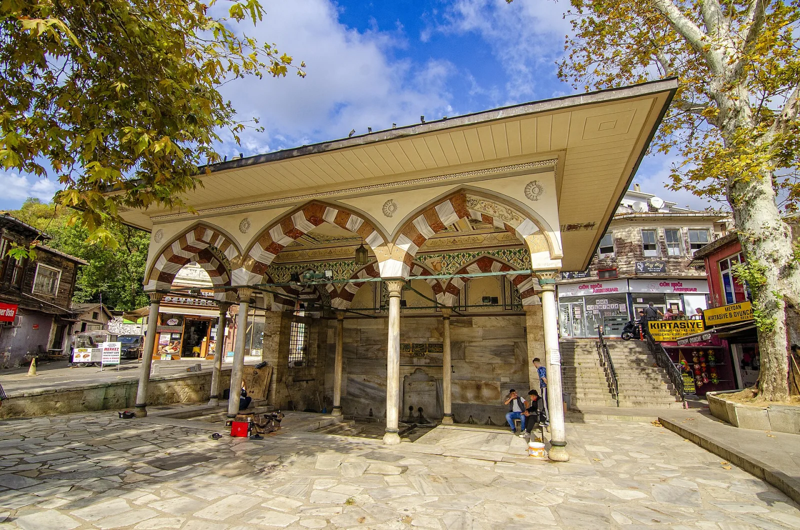 Lokmacho, Sarıyer