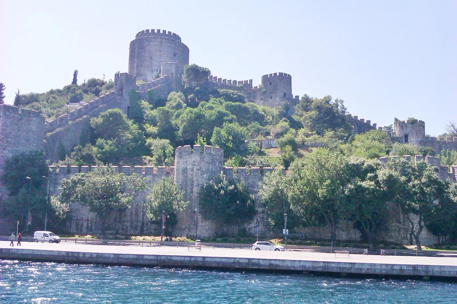 Yeniköy Spor Kulübü Sahil Kafe Restoran, Sarıyer, İstanbul — Kafe ve Pastane