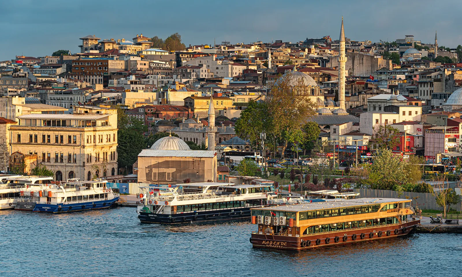 Eminönü İskelesi, Beyoğlu
