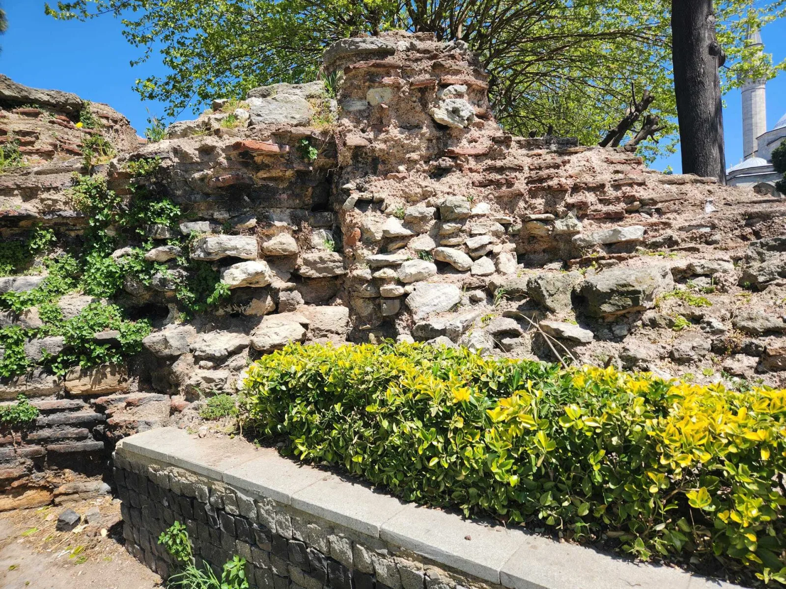 Antiohos Sarayı, Fatih, İstanbul — Tarihi Yapı
