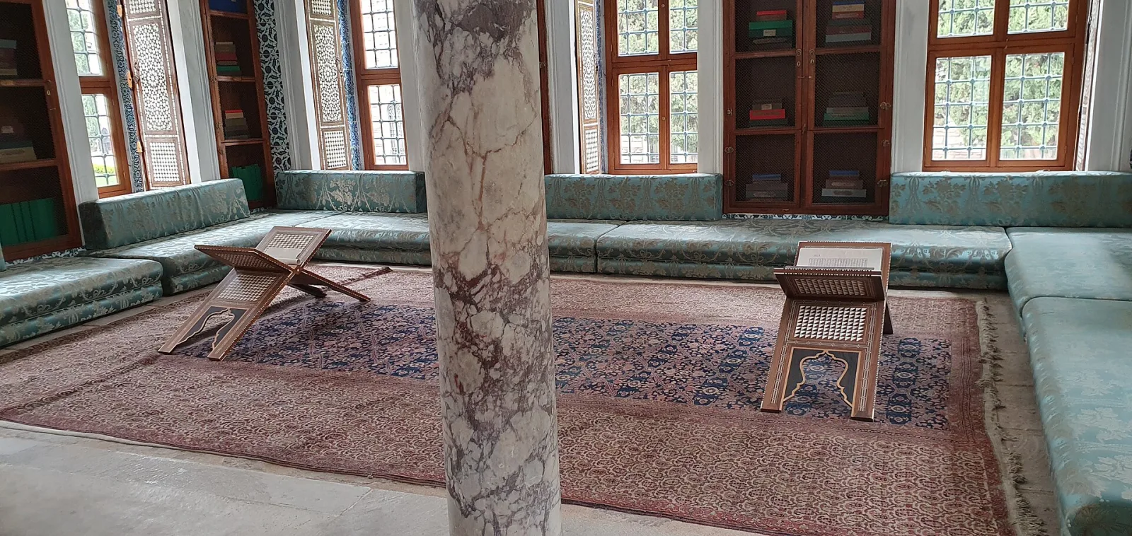 III. Ahmed Kütüphanesi, Beyoğlu, İstanbul — Tarihi Yapı