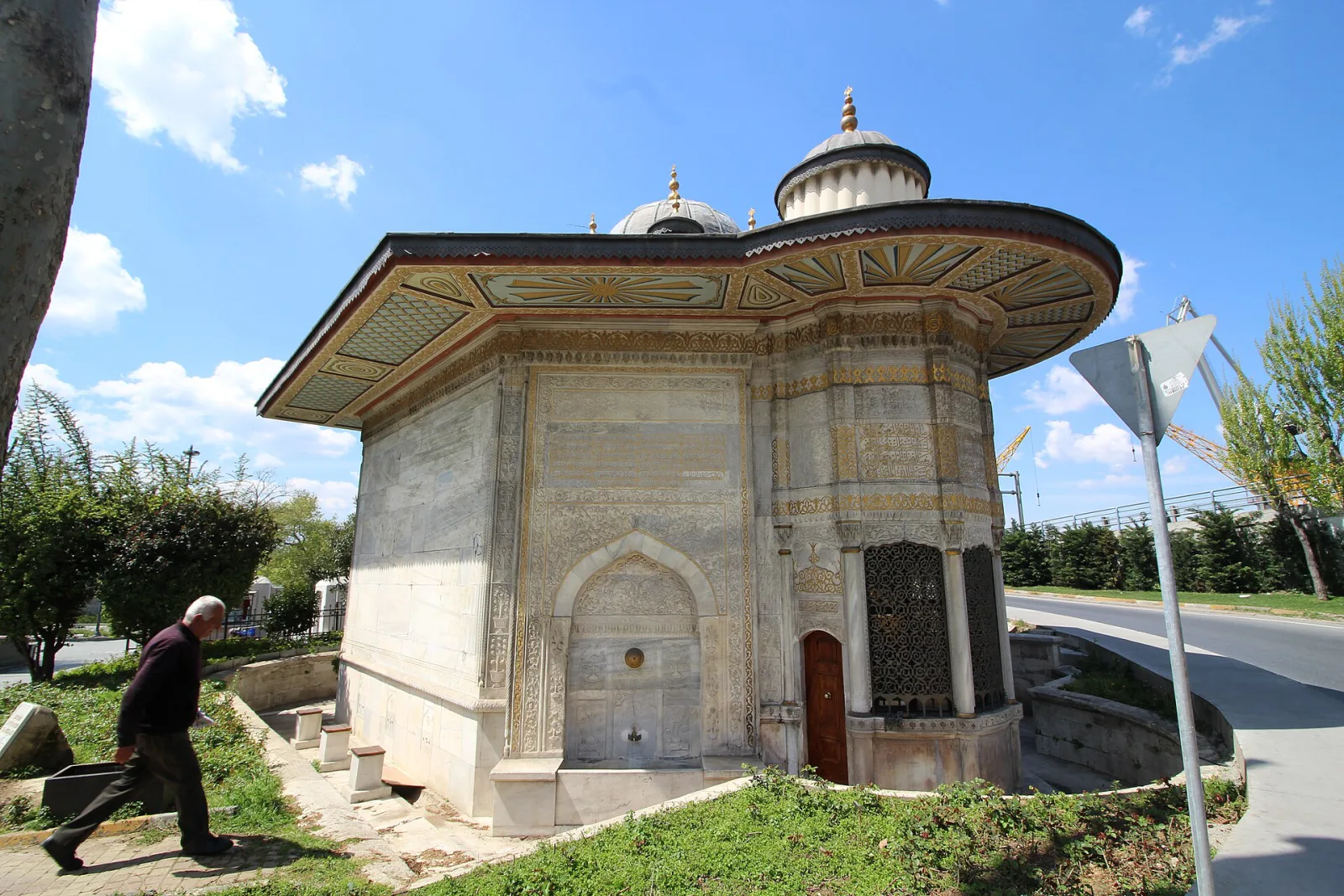 Saliha Sultan Çeşmesi, Beyoğlu, İstanbul — photo