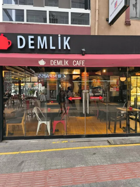 Demlik Kafe, Küçükçekmece, İstanbul — Kafe ve Pastane