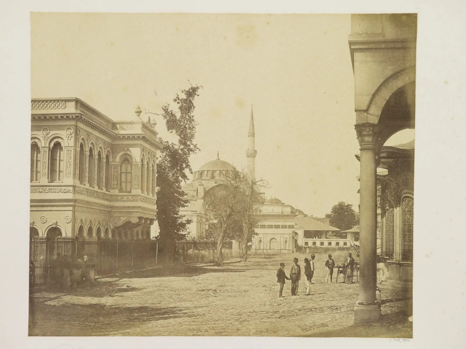 Tophane Çeşmesi, Beyoğlu, İstanbul — Tarihi Yapı