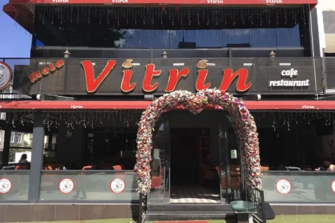 Mola Vitrin Cafe, Sultangazi