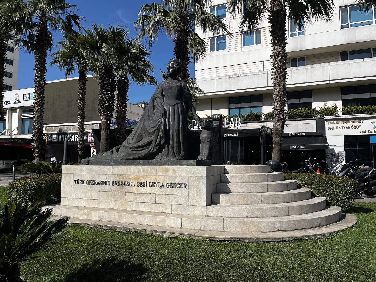 YES Kardesler, Şişli