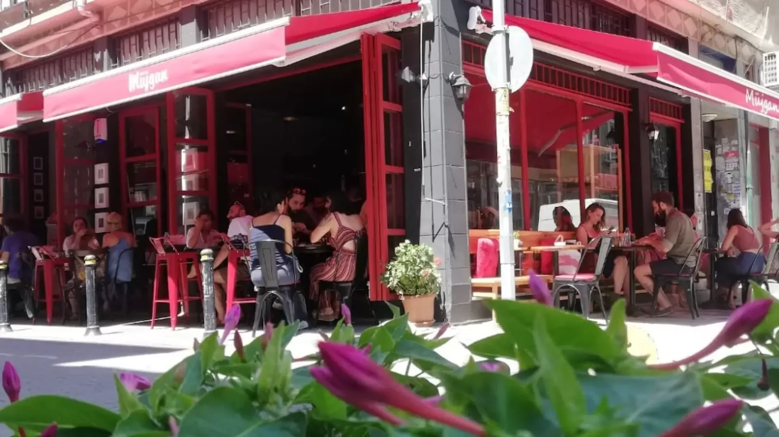 Müjgan, Kadıköy