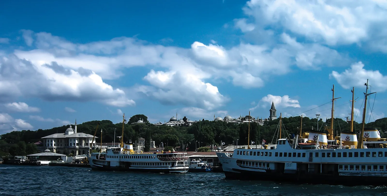 İstanbul Boğazı, Sarıyer, İstanbul — Tarihi Yapı