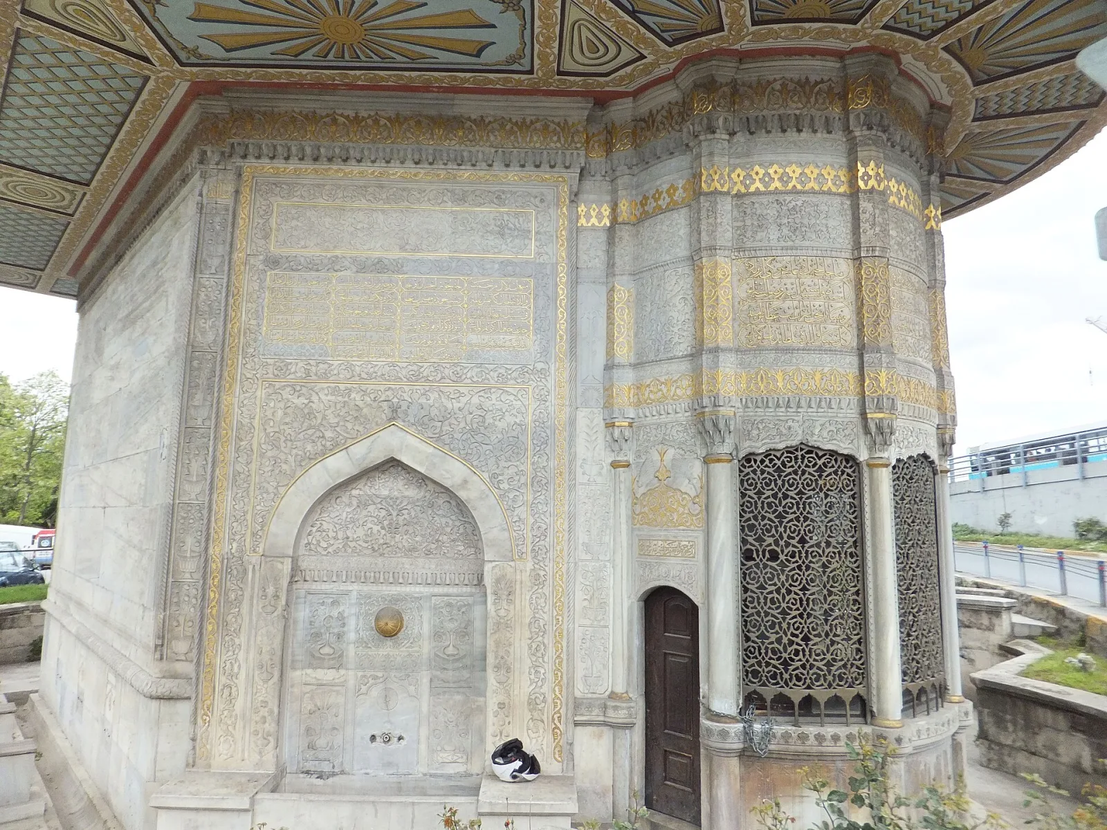 Saliha Sultan Çeşmesi, Beyoğlu