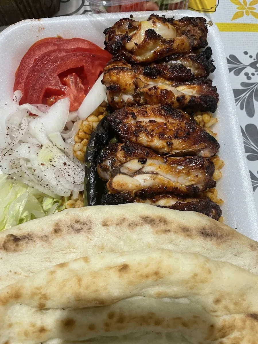 Öz Urfam Kebap Pide Lahmacun, Başakşehir, İstanbul — Restoran