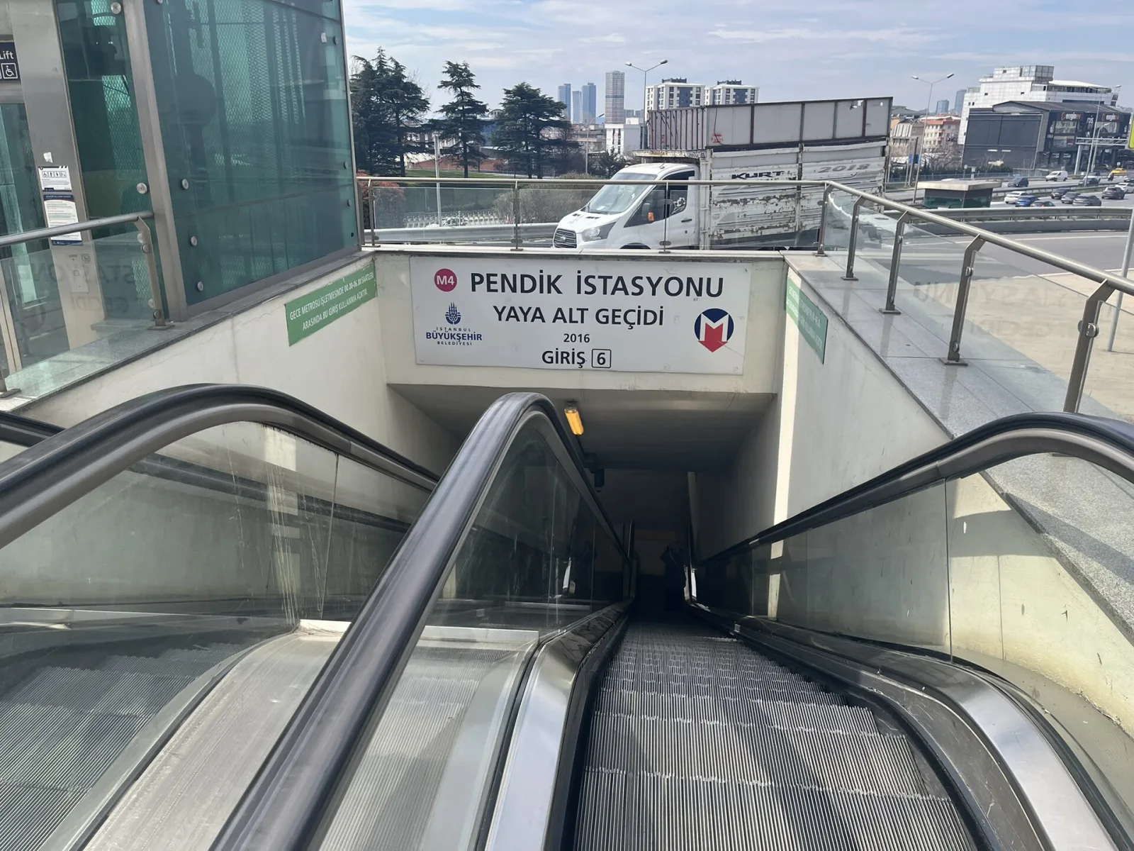 Pendik Station, Pendik, İstanbul — Kafe ve Pastane