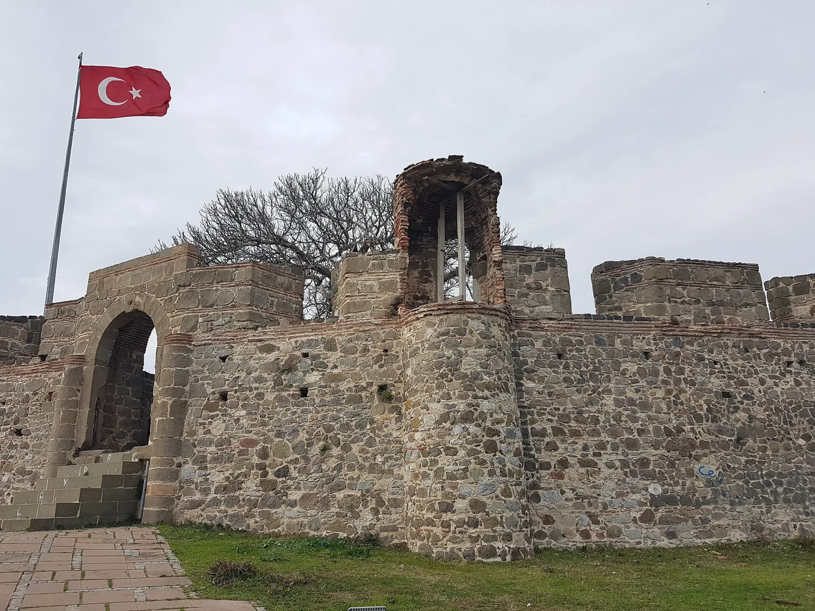 Riva Kalesi, Beykoz, İstanbul — Tarihi Yapı