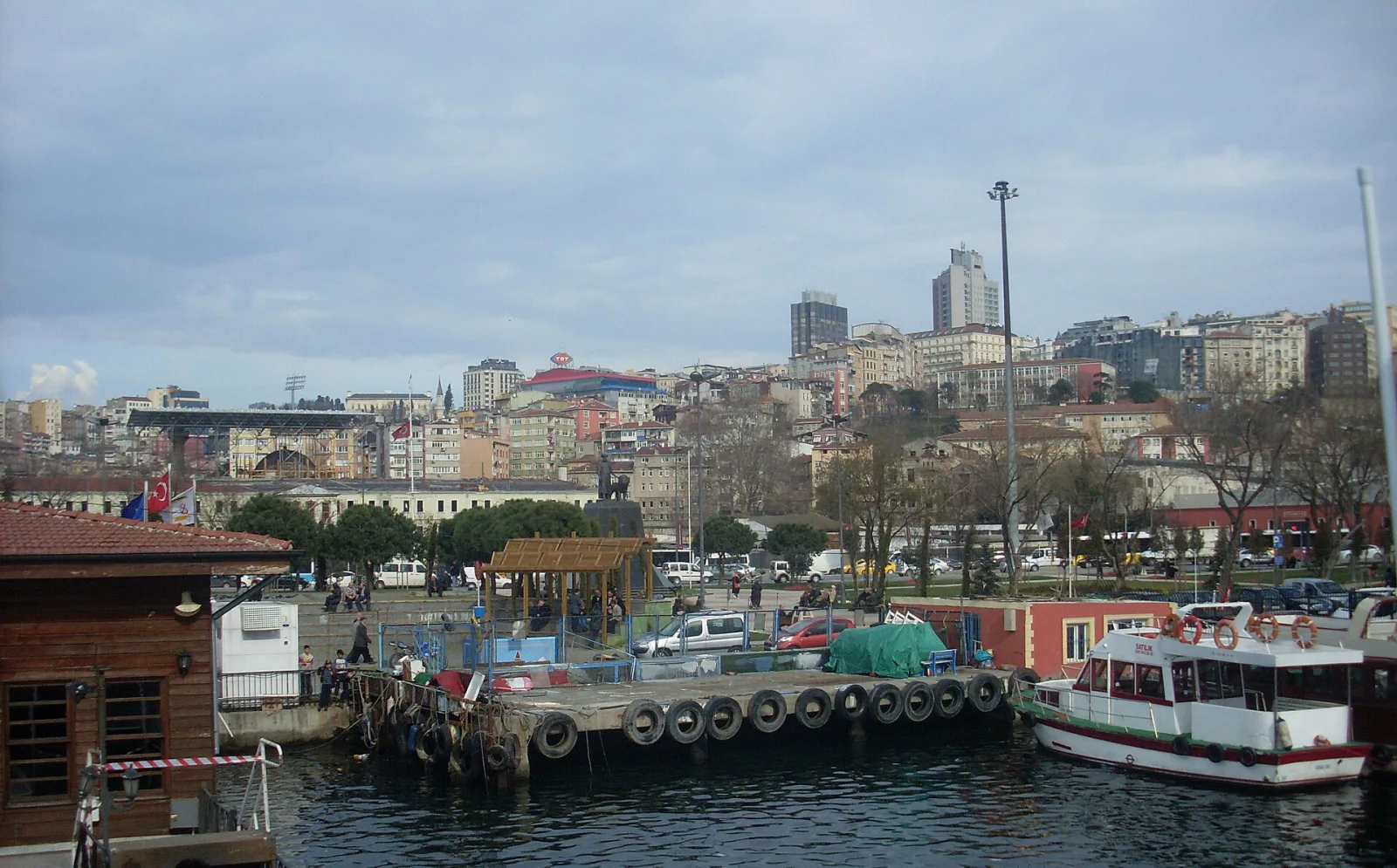 Kasımpaşa İskelesi, Beyoğlu, İstanbul — Sahil ve Kıyı