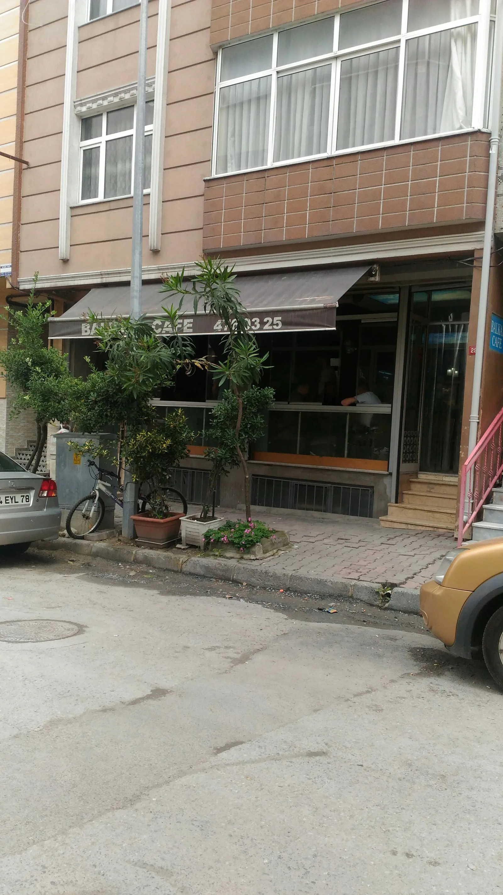 Balkan Kafe, Sultangazi, İstanbul — Kafe ve Pastane