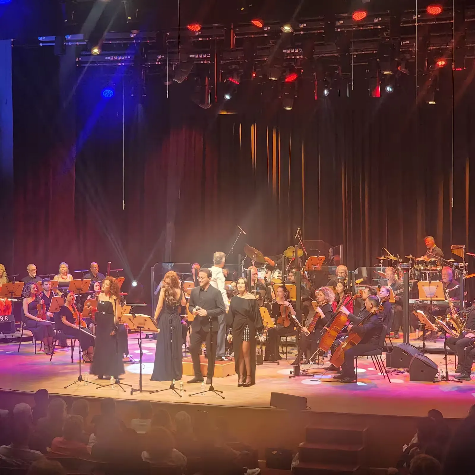 Cemal Reşit Rey Konser Salonu, Şişli, İstanbul — Eğlence ve Sahne