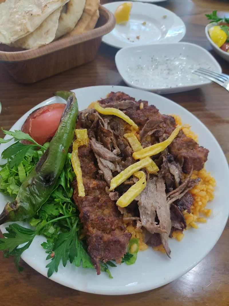 Sultan Şark Sofrası, Sultangazi, İstanbul — Restoran