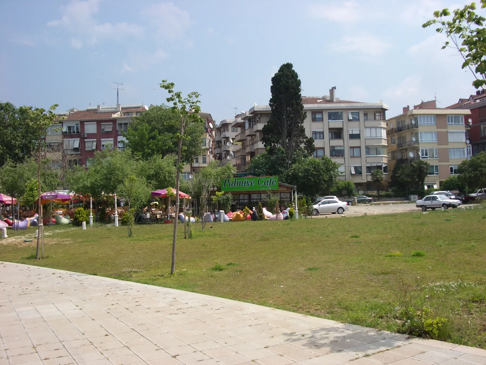 Palmiye Cafe, Kartal