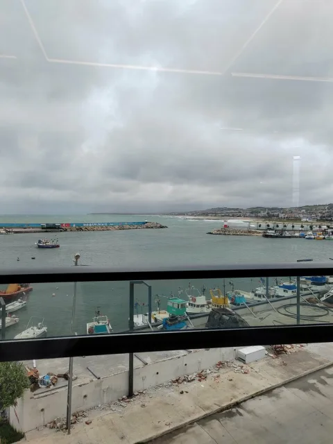 Arnavutköy Belediyesi Karaburun Liman Sosyal Tesisleri, Arnavutköy, İstanbul — Restoran