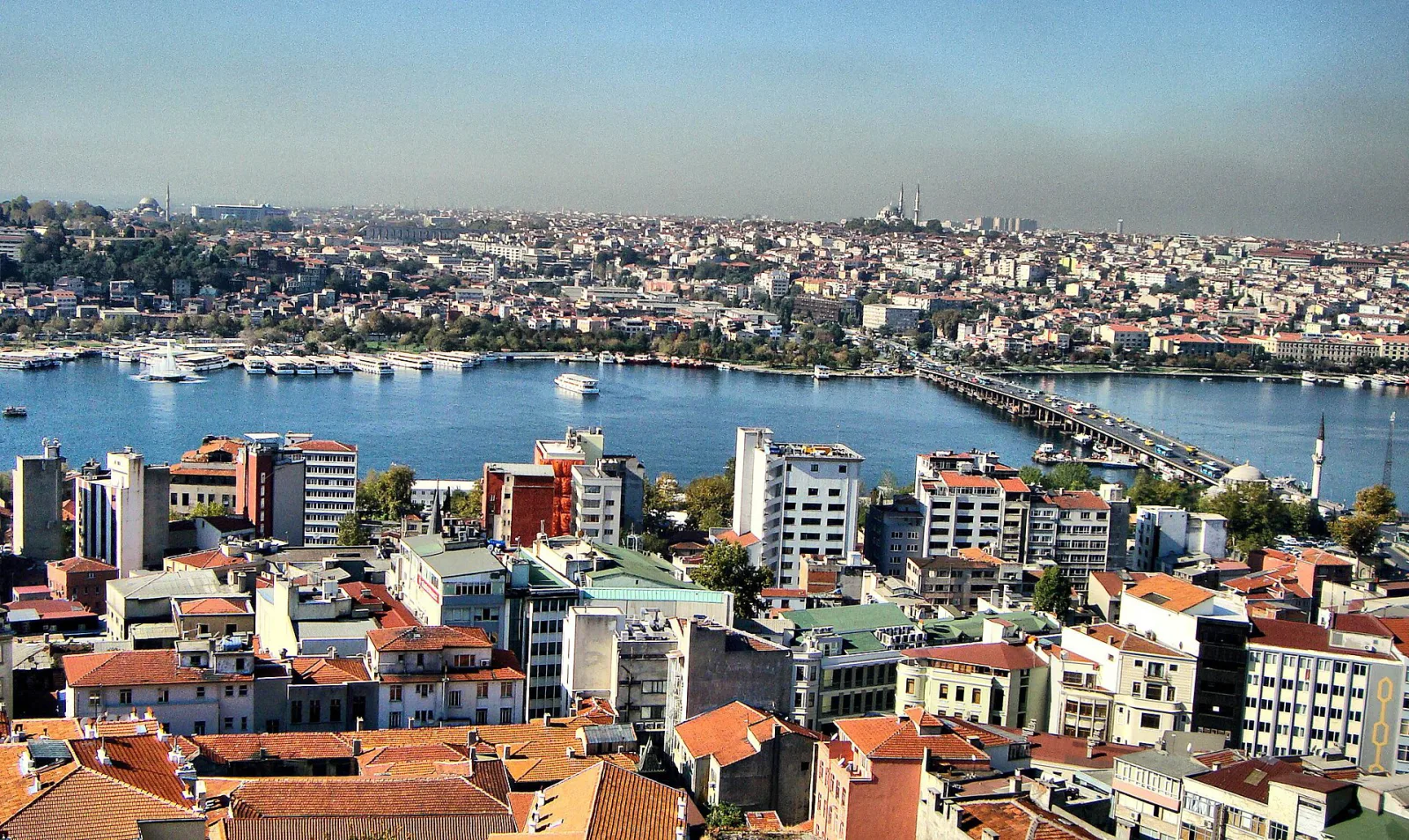 Atatürk Köprüsü, Beyoğlu, İstanbul — Cami