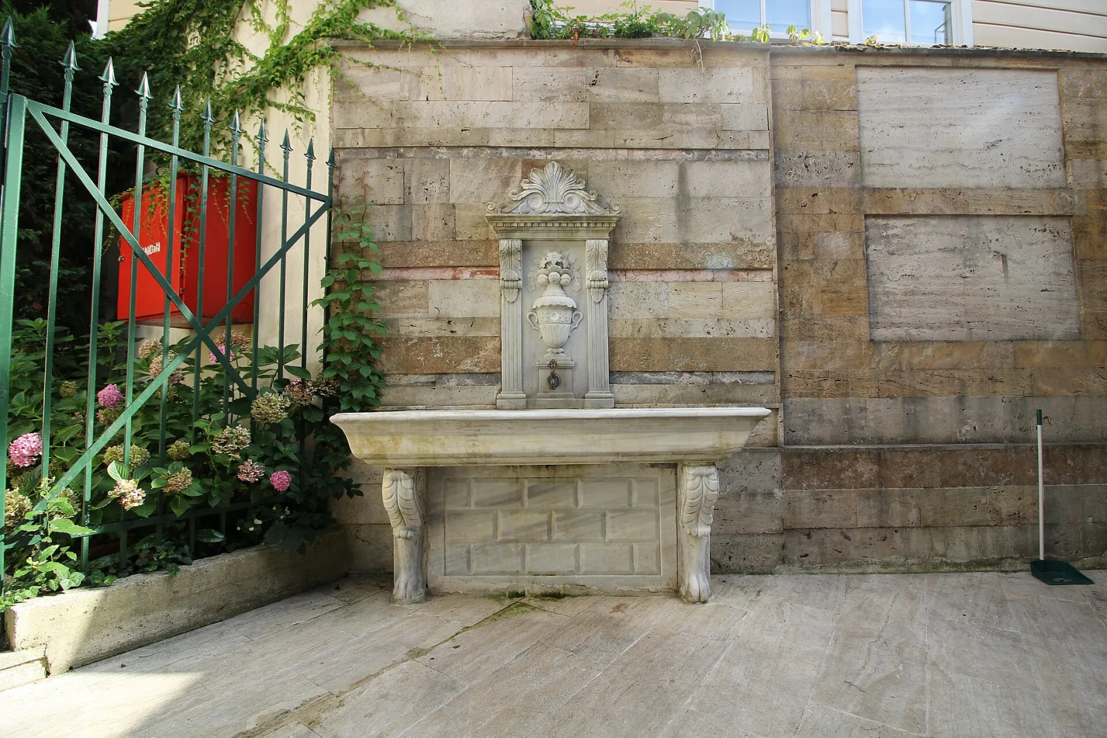 Mümtaz Emirgan, Sarıyer