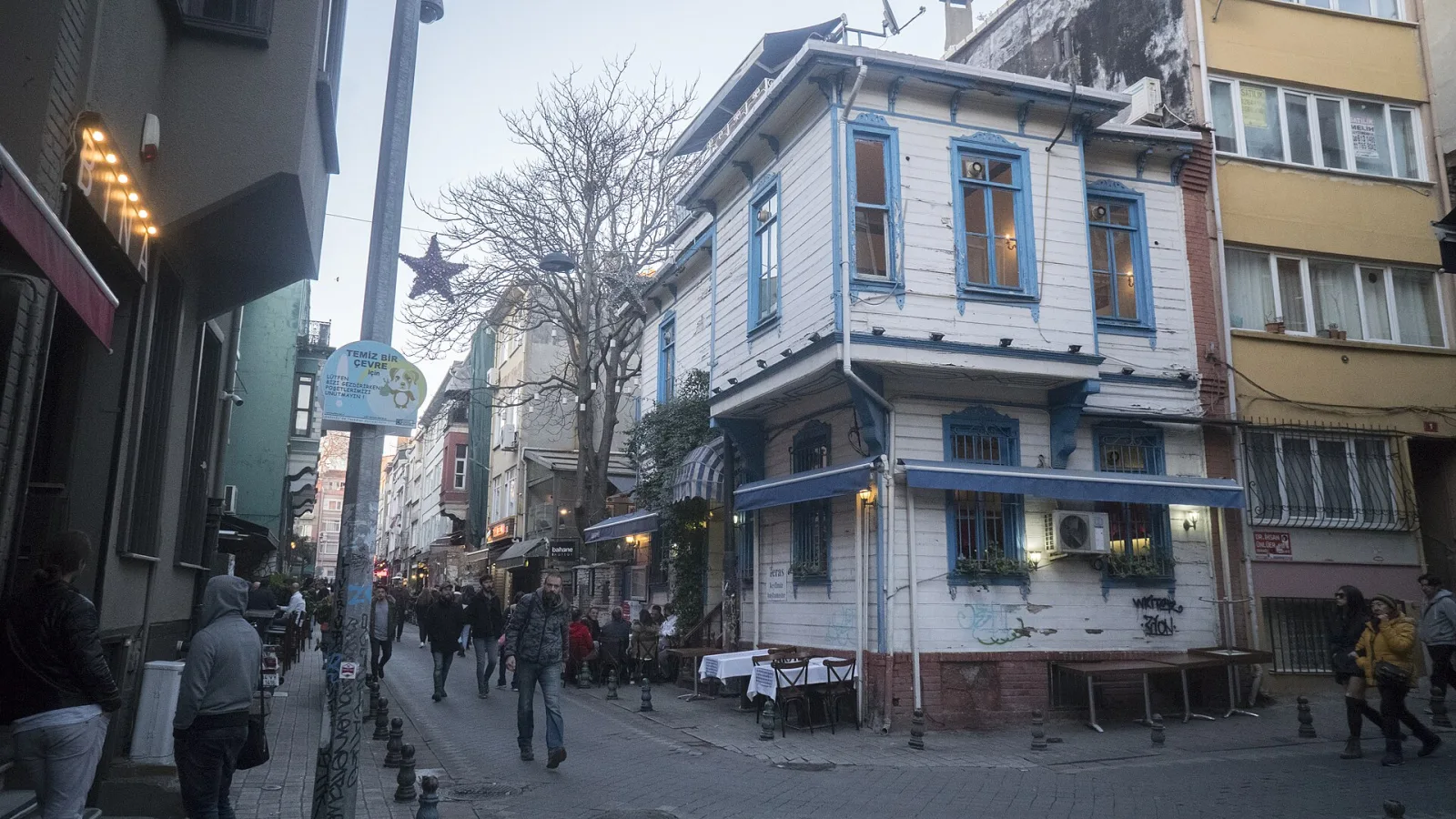 Egnoes, Kadıköy