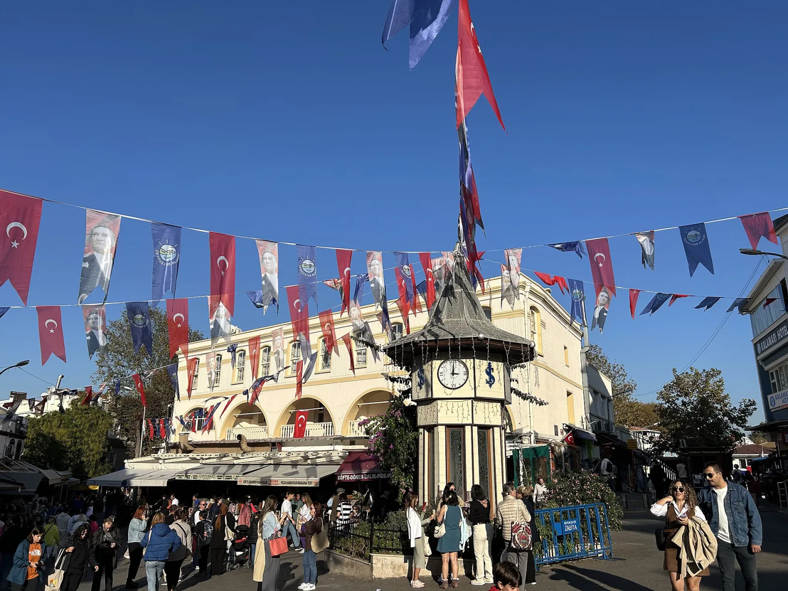 Büyükada Saat Kulesi, Adalar, İstanbul — Manzara Noktası
