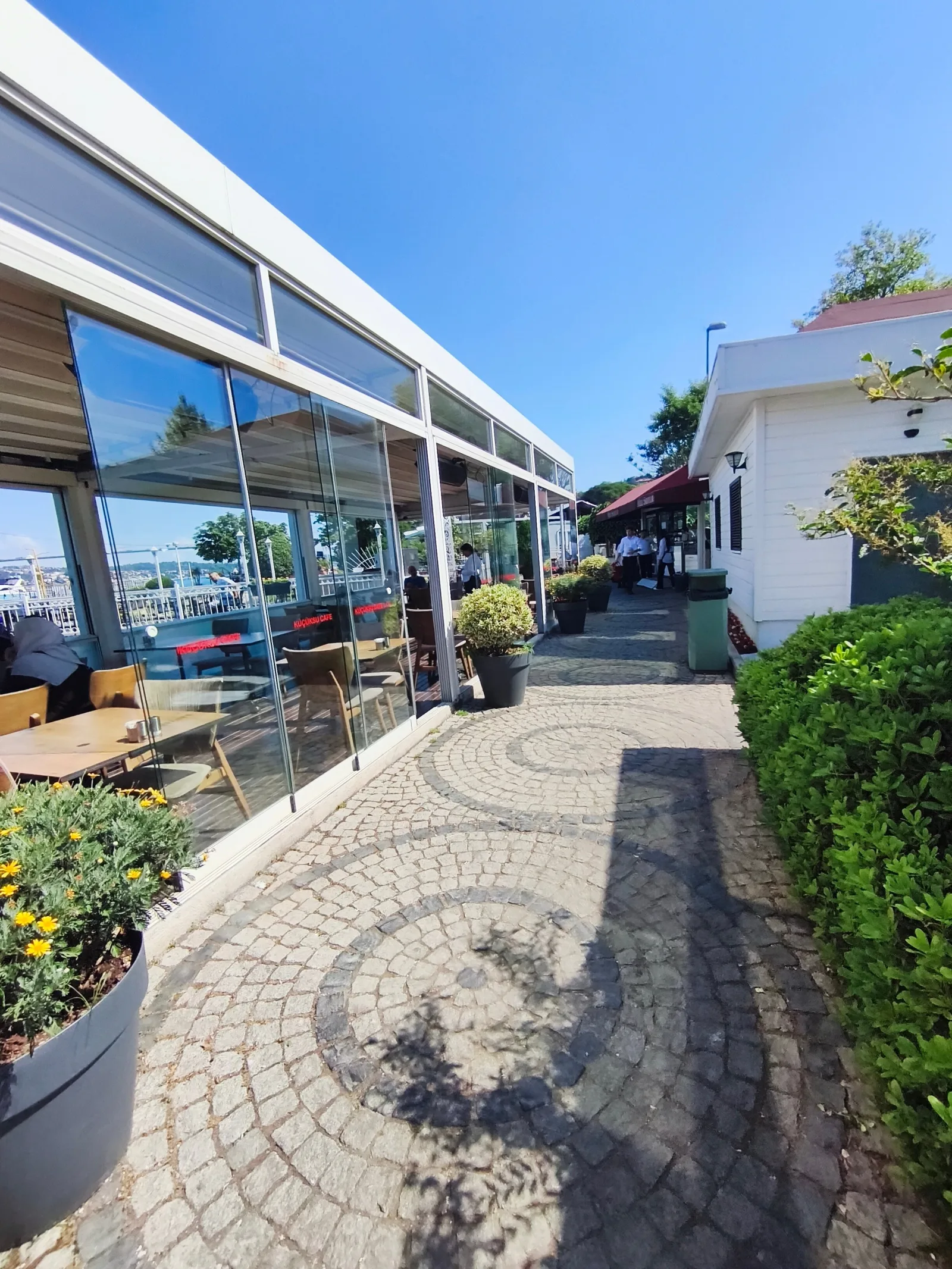 Küçüksu Kasrı Kafe, Beykoz, İstanbul — Kafe ve Pastane