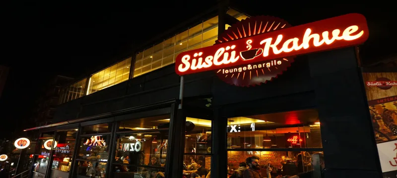 Süslü Cafe, Şişli