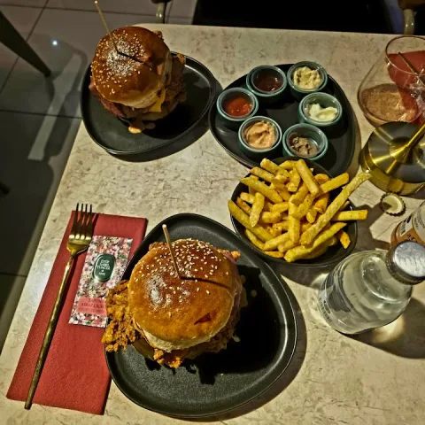 Rikka Burger, Üsküdar