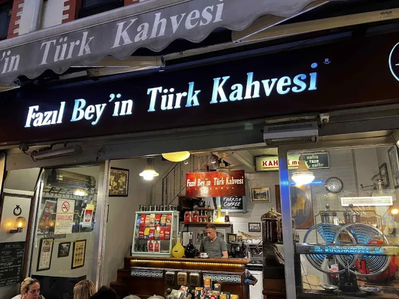 Fazıl Bey'in Türk Kahvesi, Kadıköy, İstanbul — Kafe ve Pastane