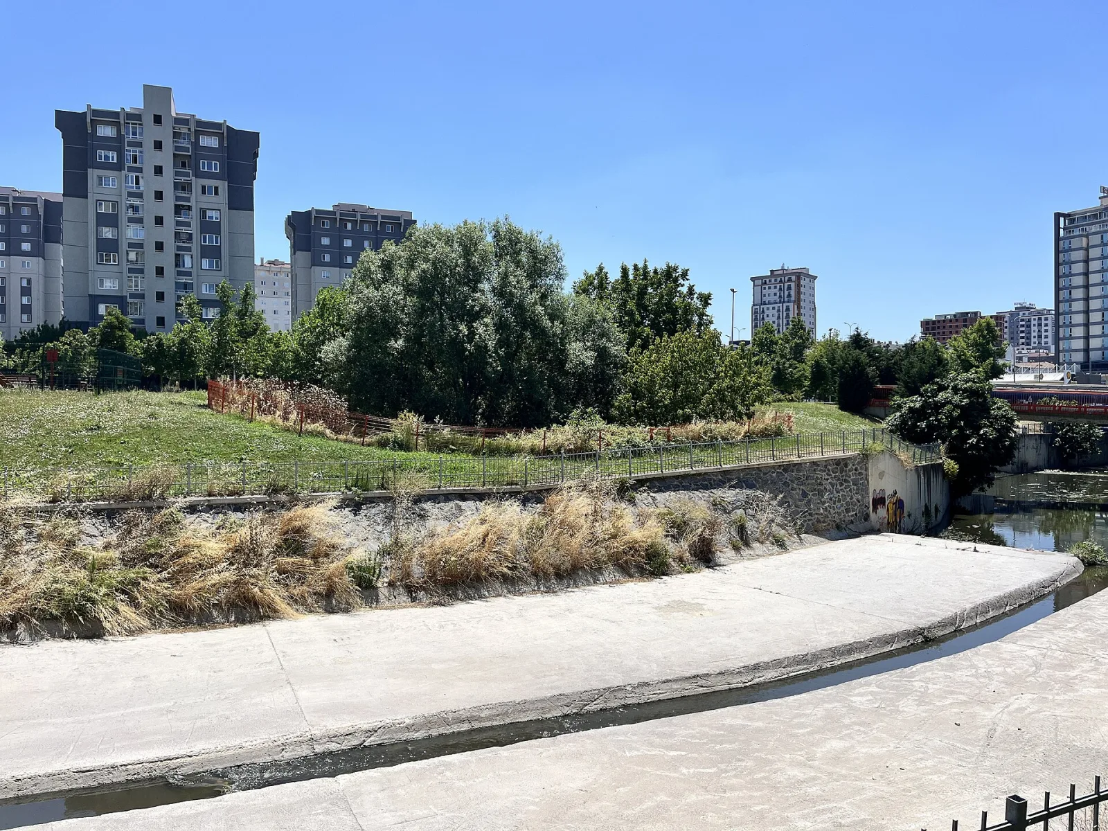 Menekşe Deresi Köprüsü, Küçükçekmece, İstanbul — Manzara Noktası