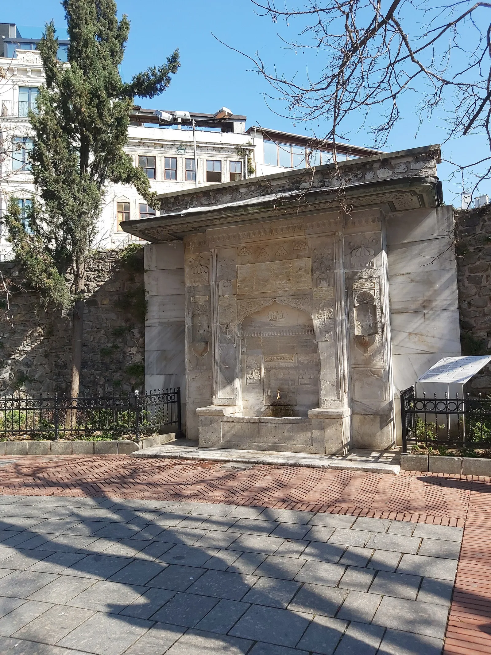 Bereketzade Çeşmesi, Beyoğlu, İstanbul — photo