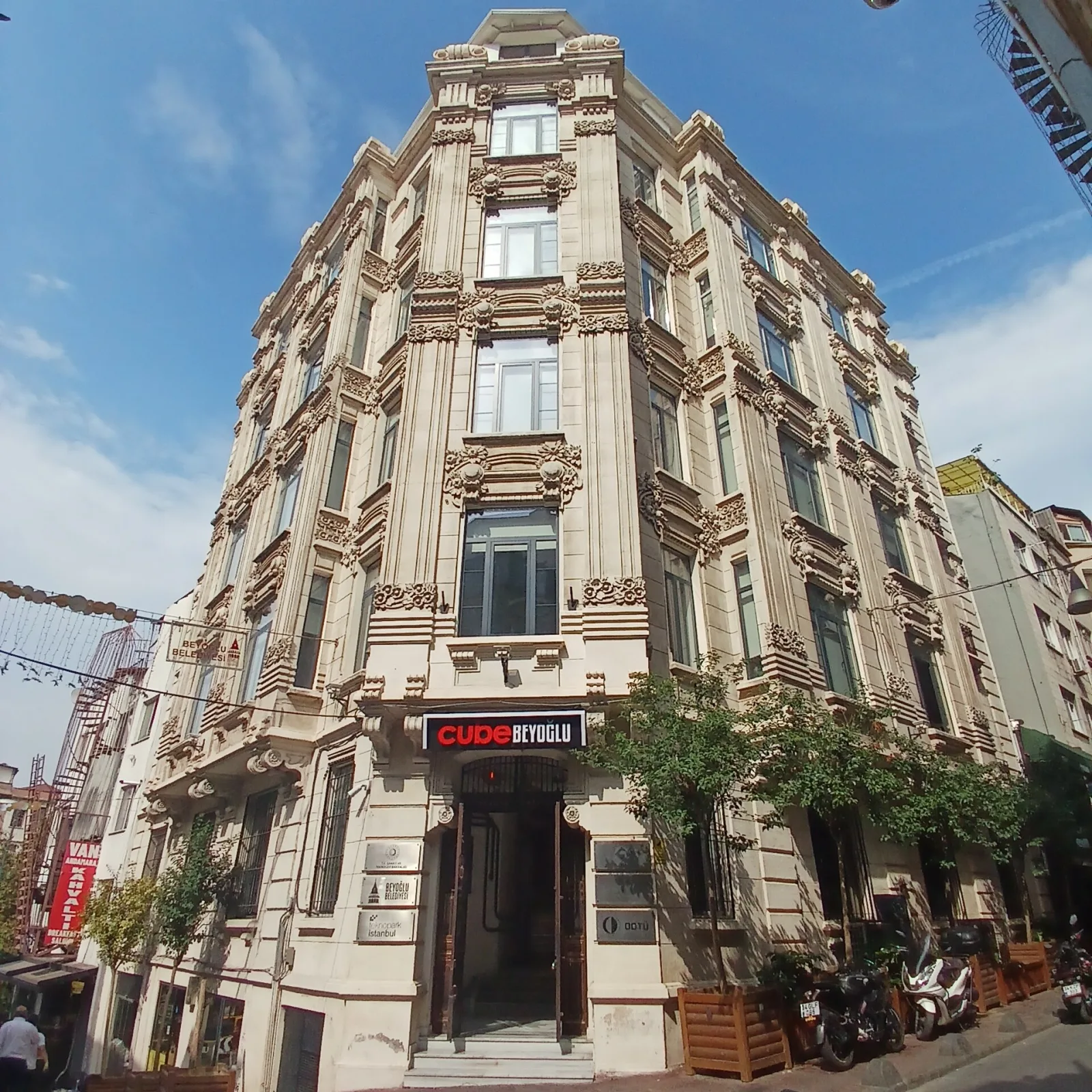 Ferah Apartmanı (Şehit Muhtar), Beyoğlu
