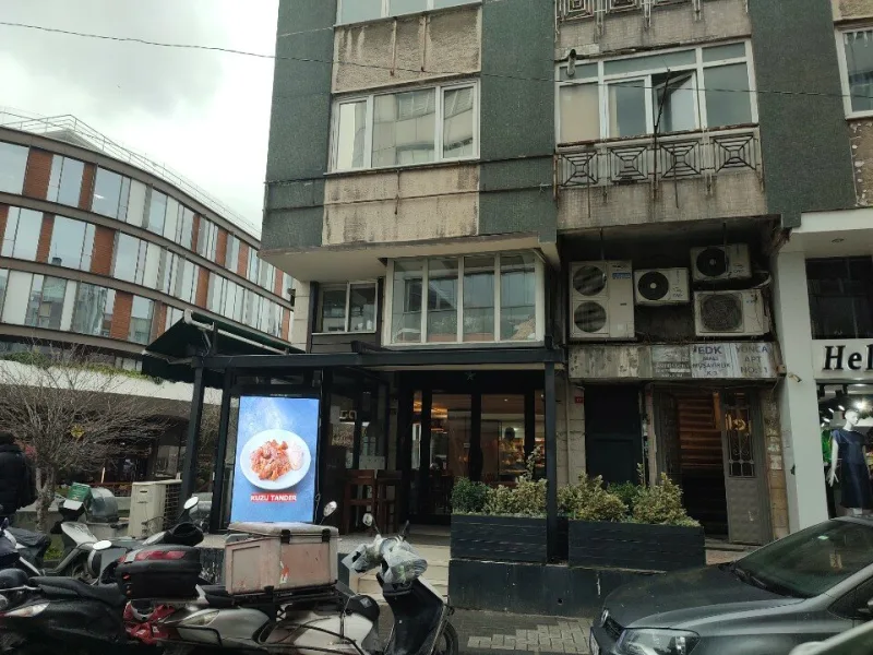 Yıldız Cafe, Şişli, İstanbul — Kafe ve Pastane