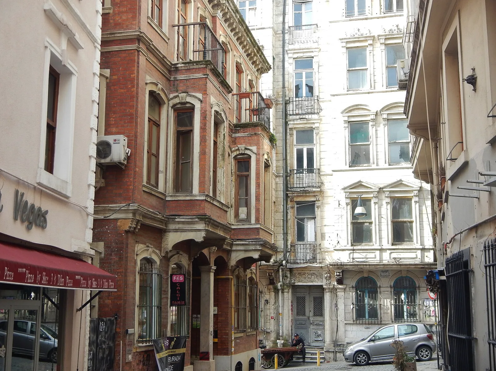 Miss Pizza Şişhane, Beyoğlu