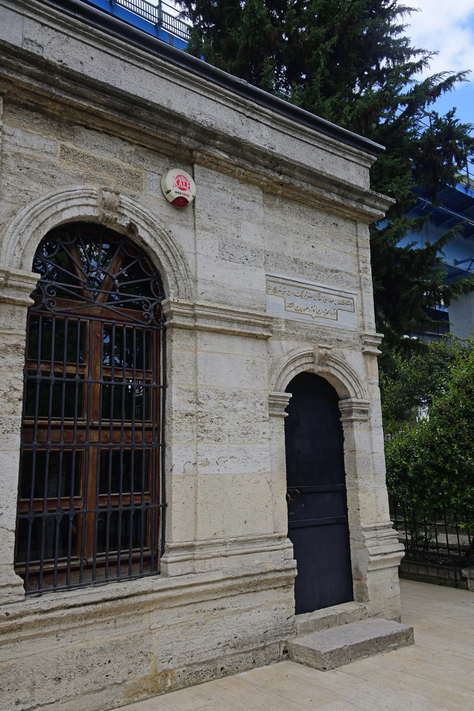 Ya Vedüd Türbesi, Eyüpsultan, İstanbul — Tarihi Yapı