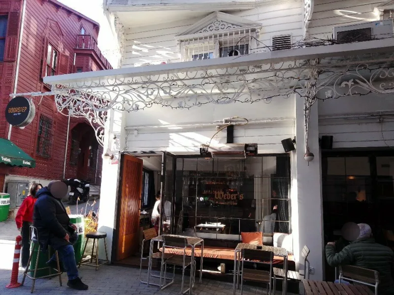 Doorstep, Beşiktaş